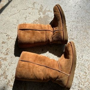 Uggs boots size 5